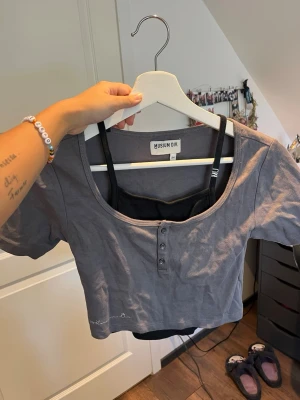 Vintage topp  - Säljer denna vintage topp, storlek S