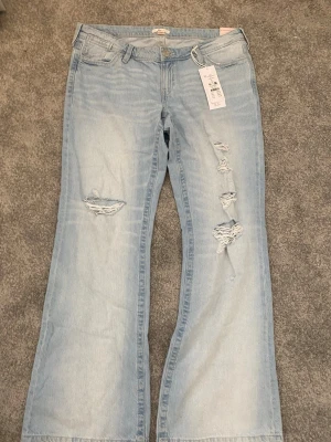 Gina jeans - Helt oanvända jeans från Gina 14+ i storlek L! Tror att dom är helt slutsålda på hemsidan, jag säljer dom då dom är för stora! 💓