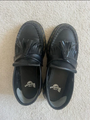 Dr. Martens Adrian Platforms - Nyskick, säljes pga för stora för mig