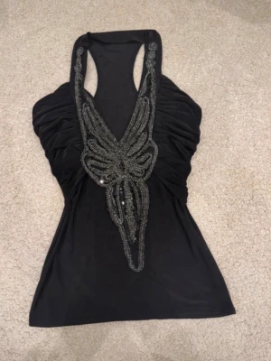 Vintage 2000s y2k top - Perfekt topp till sommaren! INFO: Köptes: 2010 på en butik i Italien  Skick: Väldigt bra för att vara 16 år gammal Pris: Priset är självklart diskuteras 