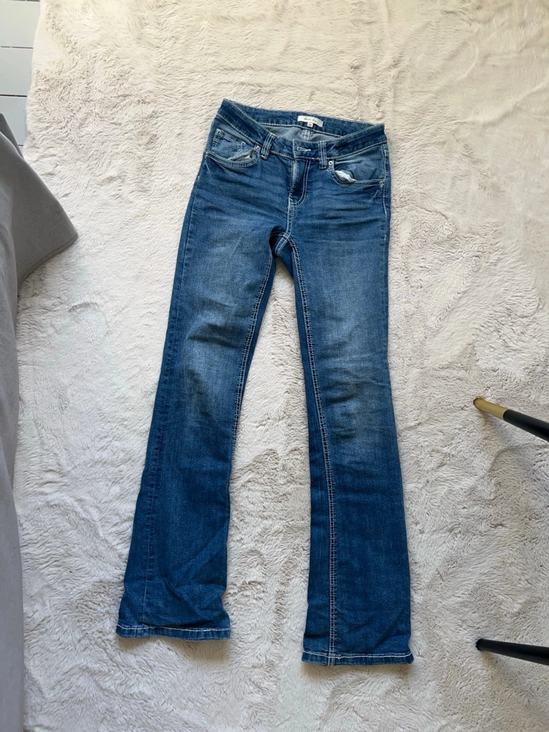 Blåa bootcut jeans - 1