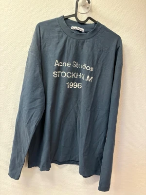 Acne studios tröja  - (Kan mötas i Sthlm ) Passar båda kön. Inga skador eller defekter 😊 storlek s true to size 