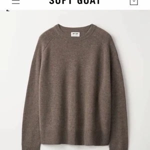 SOFT GOAT - ljuvlig o super varm cashmere tröja från soft goat. Kontakta mig o föreslå pris om du är intresserad. Nypris är 2700 så inga skambud