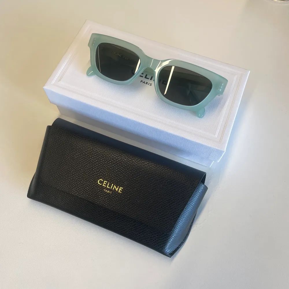 New season Celine sunglasses. Unused. Changed my mind and store do not accept retunes. Model CL401921 new price 3500, see receipt from stureoptiern . Accessoarer.