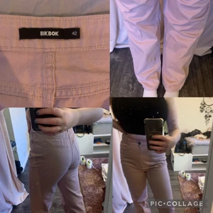Raka Jeans - Jättefina ljusrosa Jeans från Bikbok som jag tyvärr inte fått användning för.. dom är i ett ganska tunnt material så dom är jättesköna och stretchiga 