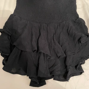 Kjol - Jättefin volangkjol som tyvärr inte är min stil💗 storlek S, frakt tillkommer💕💕