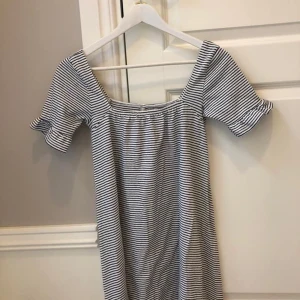 Klänning  - Klänning i nyskick. Storlek 34, 60 kr + frakt 