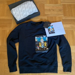 Limitato Swatshirt stl: S - Limitato Sweatshirt Stl: S.                                                     Köpt på limitato.com för cirka 2 år sen.                            Är i mycket bra skick är knappt använd.                           Lite lite liten i storlek.                                                        Den är limiterad och nummer 5/500 som man ser på kortet. Låda och kort tillkommer  Pris kan diskuteras.                                                          Finns att hämta i Askim 