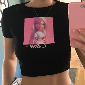 Bratz topp - Använd en gång, därmed väldigt bra skick. Frakt tillkommer på 52kr