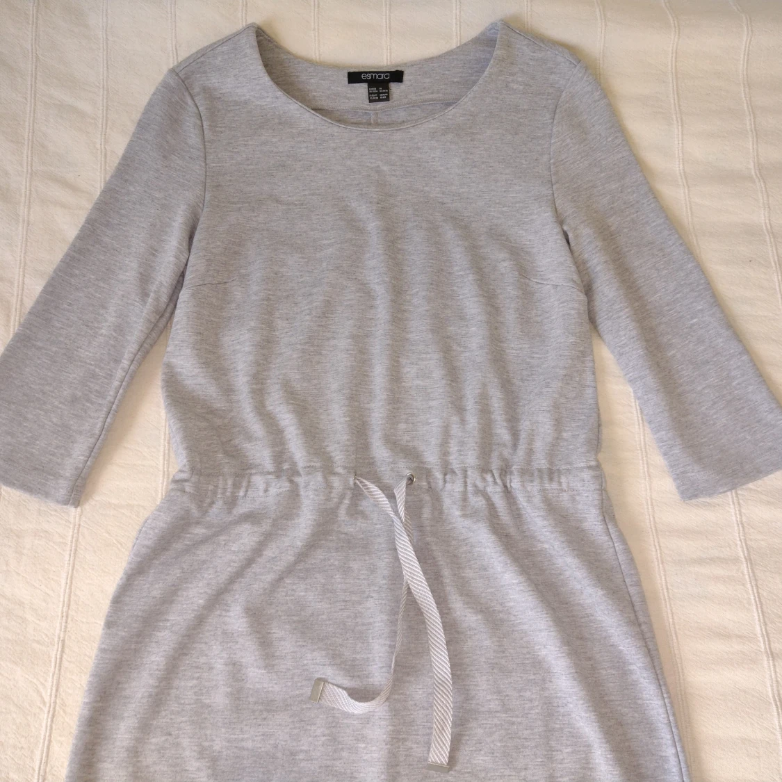 Oanvänd grå klänning med knytband, XS - 90