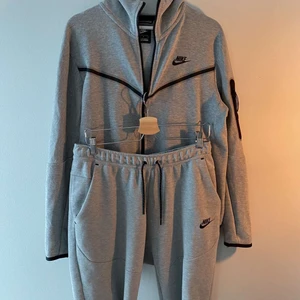 Nike Tracksuit  - Använd en gång då de inte passa. Så näst intill nya