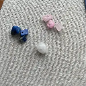  Små crystal pärlor ( ej använda) behöver dock rengöras ❤️ 52 kr frakt