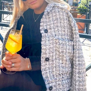 Jacka hm  - Storlek M rutig kort jacka 