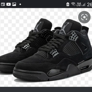 SÖKER BLACK CATS - Söker black cats i storlek 42-43