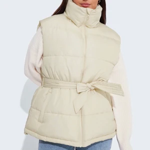Bikbok väst S - Storlek S köpt detta året beige väst