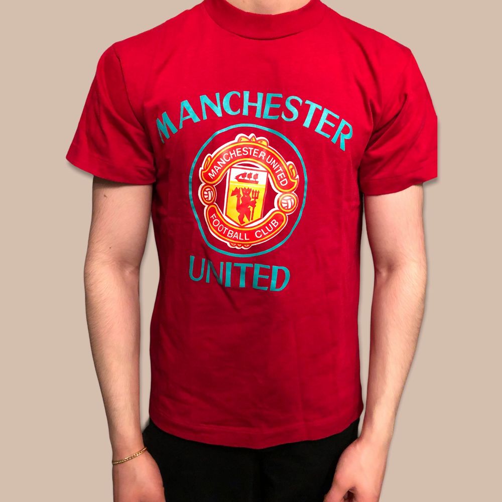 Röd Manchester United Tshirt | Plick Second Hand