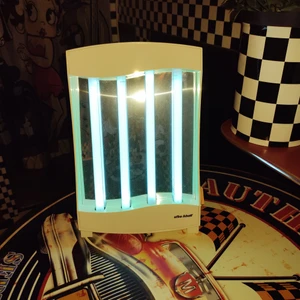 ANSIKTSSOLARIUM  - Ett ANSIKTSSOLARIUM köpte av en för ett tag sedan ...men det va inte min grej tyvärr..kolla gärna in mina andra annonser.samfraktar va klart ..kan vänta tills lön om intresse finns bara att höra av sig inga problem..🥰