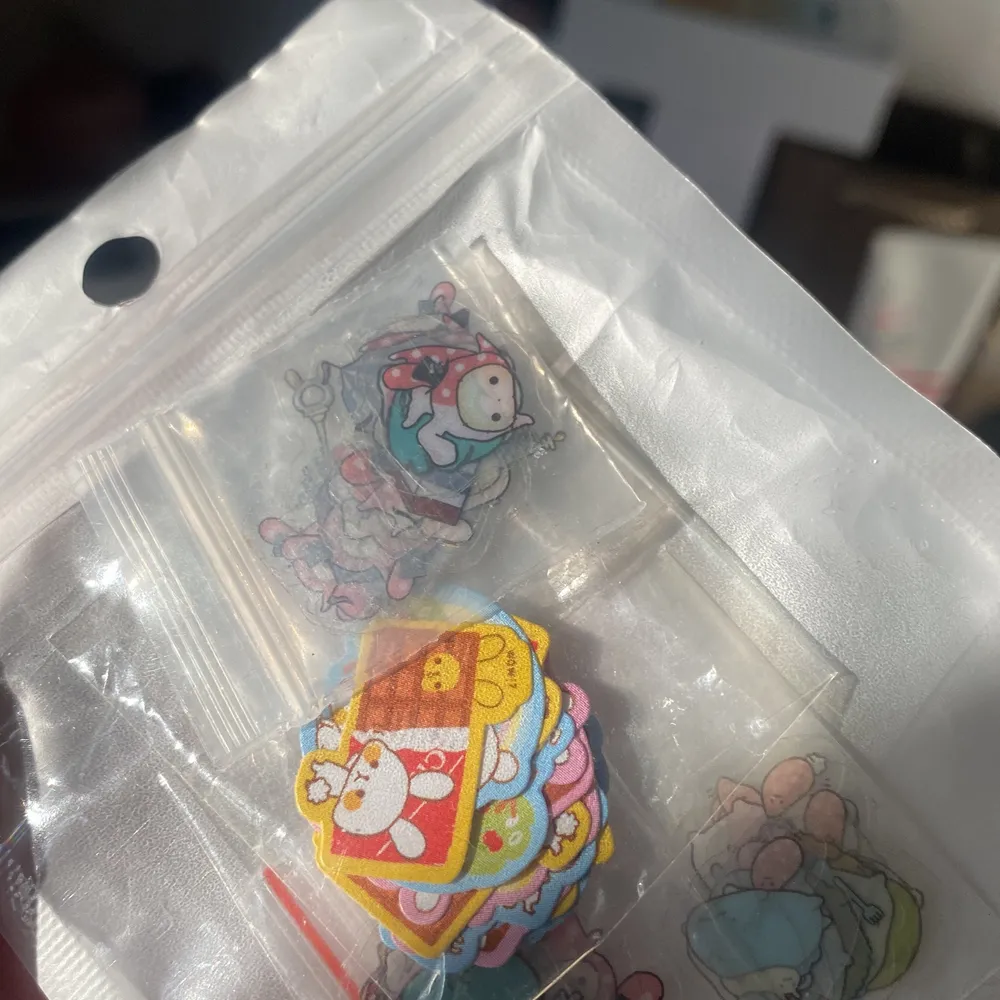 2 st sentimental circus och 1 pack sumikko gurashi och ett med kaniner på! Alla är superfina och priset gäller alla 4 paket!. Asusteet.