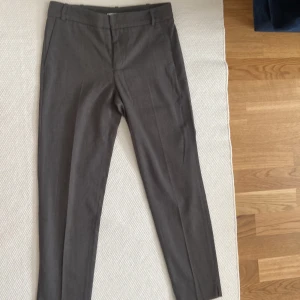 Din byxa grå - Byxa från mango oanvänd 