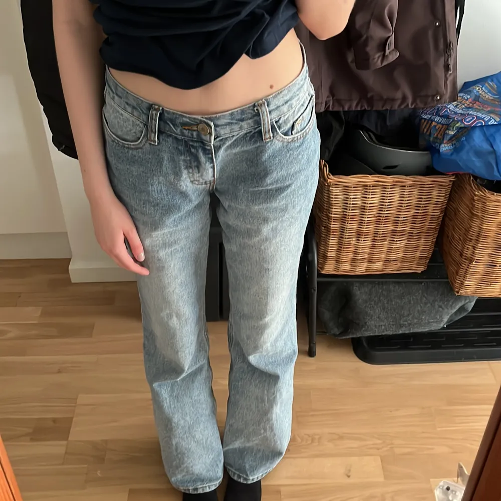 Brandy Melville “Quinn Jeans” i str. S. De er low waist, og går til anklerne 💗. Jeans & Byxor.