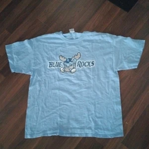 Vintage tee - Oversize L/xl  Streetwear vibes?  Im 178cm  76kg 