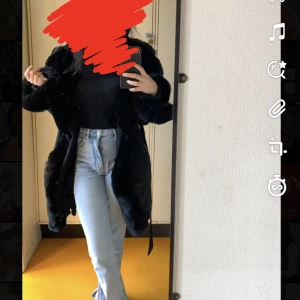 Kappa - Säljer min kappa från garoff, jätte fin kappa men har inte användning till den längre. Använt den kanske 3/4 gng. (Pris kan diskuteras) 