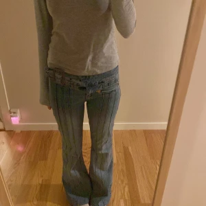 Ljusblå jeans - Ett par jätte jätte söta low waist,  aldrig använt dessa tyvärr💯