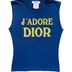 söker en J’adore Dior top.