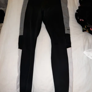 Nike leggings  - Svarta Nike leggings. Bra skick 
