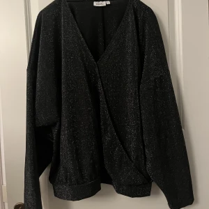 Storlek M/L - Jätte fin tröja helt ny!