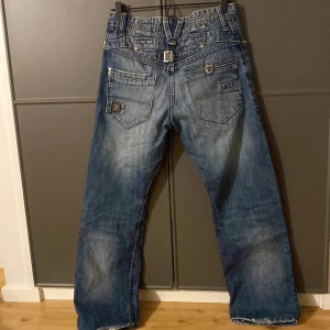 Jeans - Supersnygga jeans (herr) i storlek 30/32. Passar dig som bär S i jeans (dam) och är ca 160-170 cm lång. 