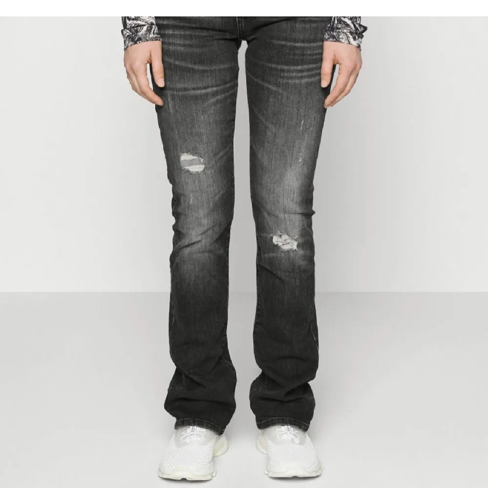 Säljer mina super fina ltb jeans då jag köpt fel storlek. De är knappt använda & är i super bra skick! Nypris 725kr. Vid intresse eller fråga är det bara att kontakta!☺️. Jeans & Byxor.