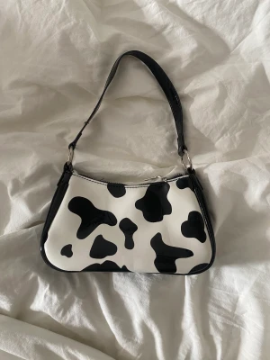 Mini väska  - Mini väska aldrig använd 