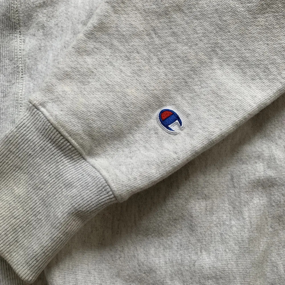 Grey white hoodie from Champion. Size Men small.. Hoodies.