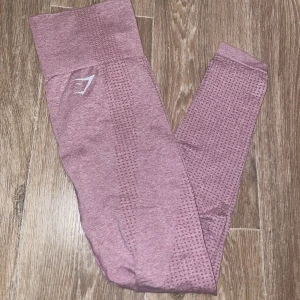 Gymshark Tights - Ljus rosa snygga gymshark tights. Knappt använda. Storlek xs. 100kr +frakt 