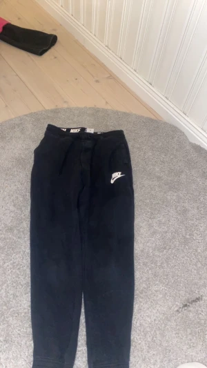 Mjukisbyxor - Svarta mjukisbyxor, oanvända och bra skick