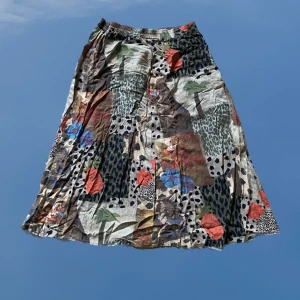 Retro linnekjol - En retro linnekjol, lite flinta~vibes~ och riktigt skön. Somrig och tunn. 