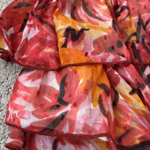 Kjol - Sommarkjol från Gina.  Aldrig använd.  Storlek 38