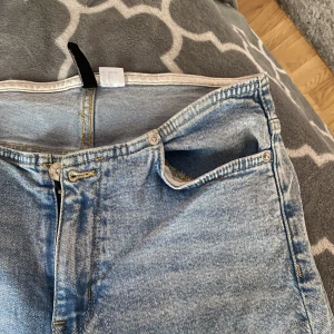 Lågmidjade jeans - Ass balla lågmidajde jeans som verkligen sitter super bra på!! ❤️❤️