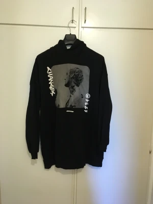 Huvtröja - Huvtröja oversize med Justin bieber