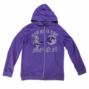 AIM FOR THE MOON HOODIE - Helt ny säljer för den e för stor. Skriv gärna om ni har några frågor PRIS KAN DISKUTERAS