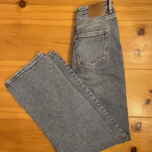 Blåa jeans från märket Only (wide leg)💙 Storlek: W26/L34 (skulle säga XS)  Nypris: 479kr