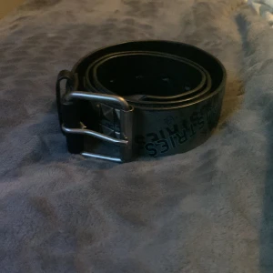 Bälte  - Aldrig använt vet inte hur mycket den kostar men säljer för 50kr