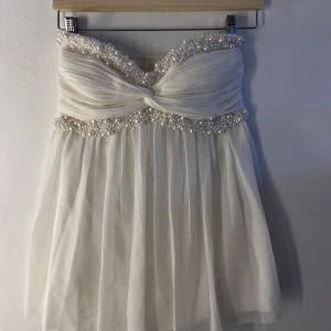 Festtopp - Denna söta toppen med pärlor⚡️ Frakt+topp=200