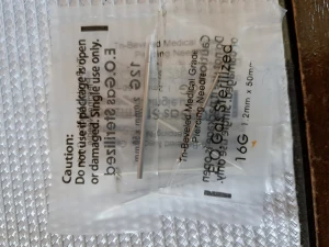 6-pack piercing-nålar 🌹🌹🌹 - Hej alla fina 🌹 Här har jag 3 paket med 6 piercing-nålar i varje paket🌹 Pris: 10 kr per Bild eller alla 3 för 25 kr, plus frakt 16 kr 🌹 Kontakta mig innan köp 🌹 Anki 