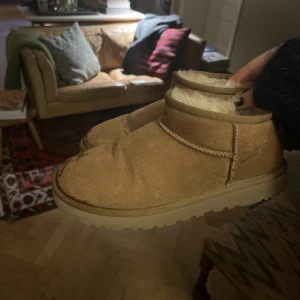 Uggs ultra mini - Säljer mina använda ultra mini uggs köpta i januari i år