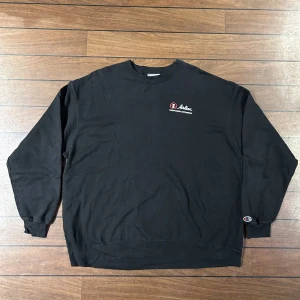 Champion Airline Sweatshirt - Snygg vintage sweatshirt från champion i storlek XXL