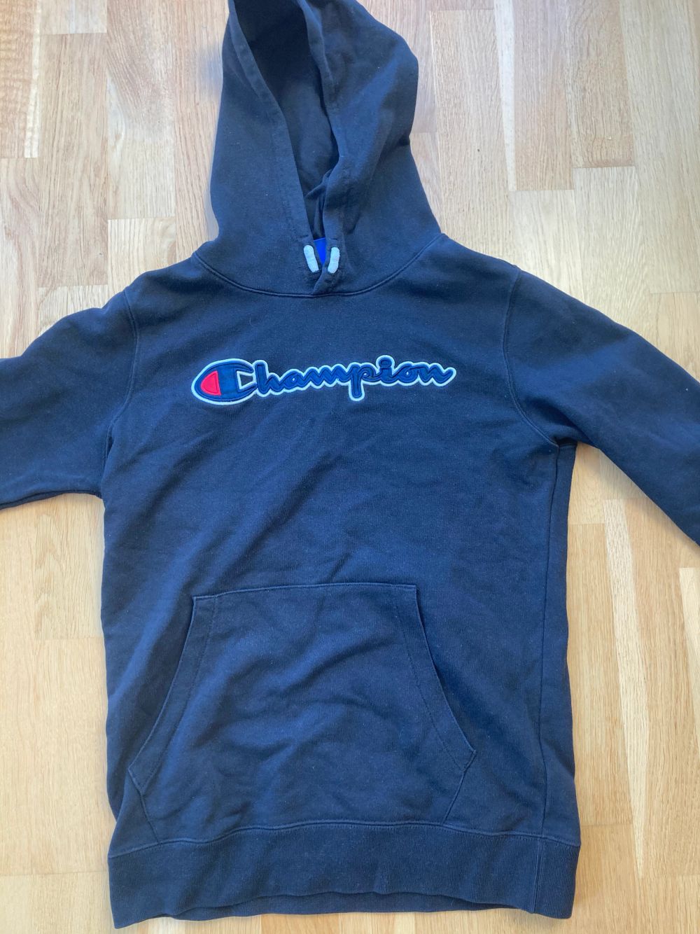 Svart Champion hoodie - Campion | Plick Second Hand
