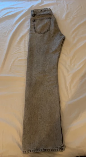 Hope jeans - Säljer nu mkn hope jeans. Köpte dom i hope butiken i Sthlm för 1800. Dom är i nyskick och inte använda mycket