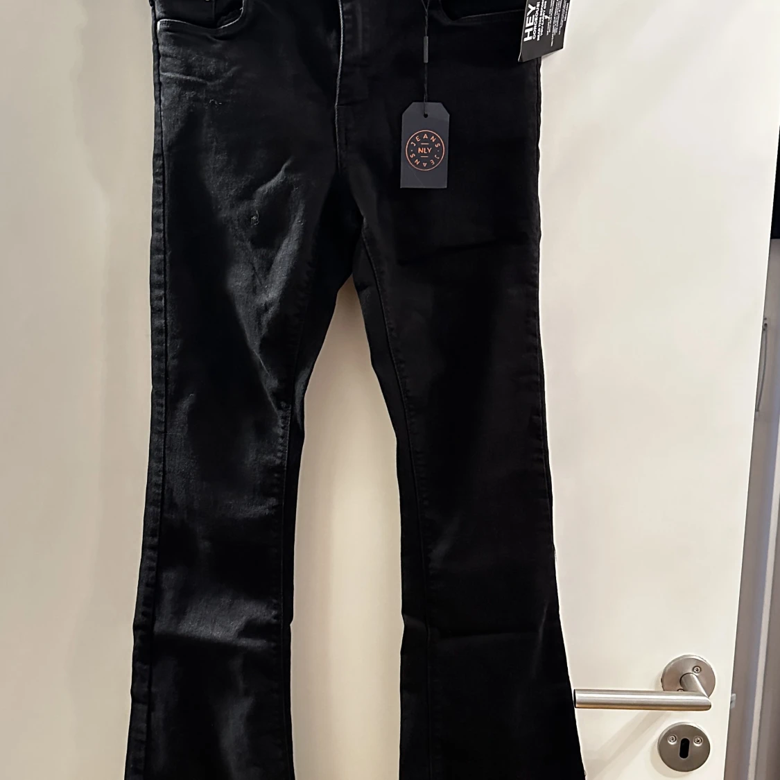 Helt nya svarta stretch jeans  - 90